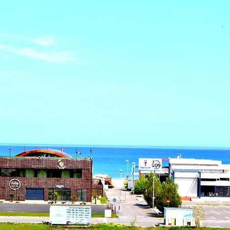 Summerland Sea & Lake Mamaia Exterior photo