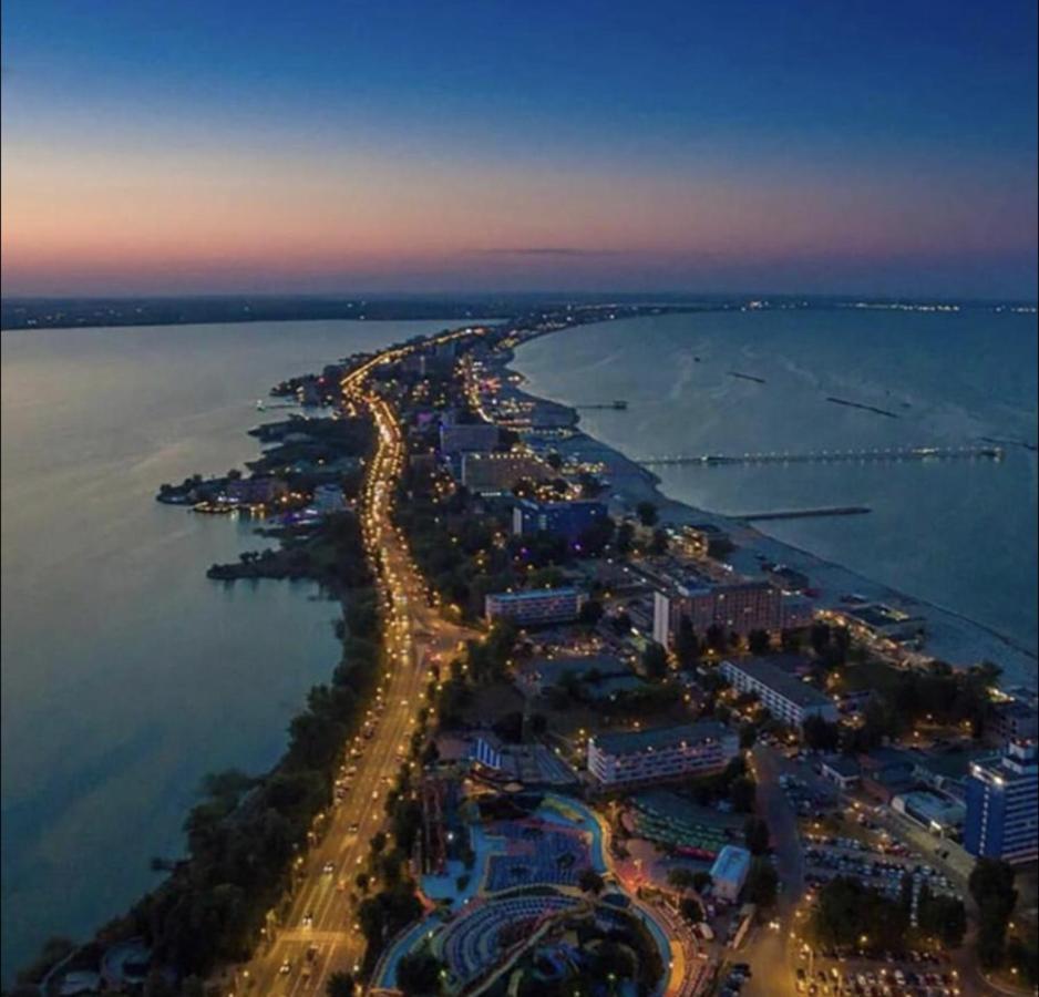 Summerland Sea & Lake Mamaia Exterior photo